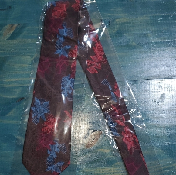 Brown, Red, Blue Leaf Pattern Tie - NEW - Picture 3 of 7